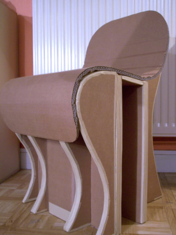 Chaise en carton