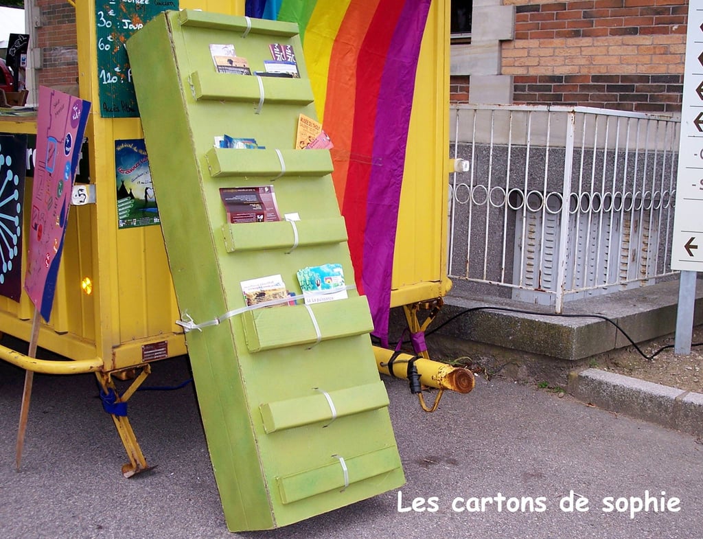 Présentoir à Flyers en carton 